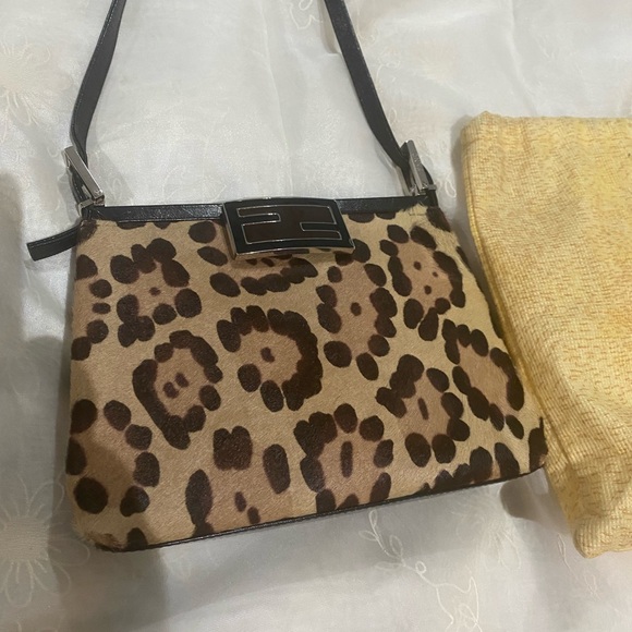 Fendy handbag - Picture 4 of 14